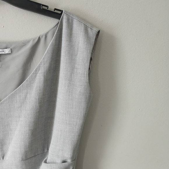 Diane Von Furstenberg Women's Sleeveless Gray Dress with Ruching Size 12 V-Back - Picture 8 of 16